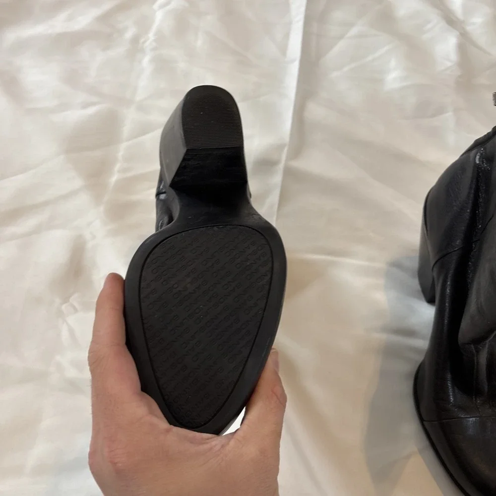 Bandolino Bdjoinedtome‎ Black Booties Size 7M